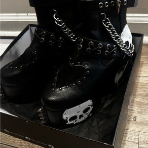 LAMODA Black Skull Platform Boots